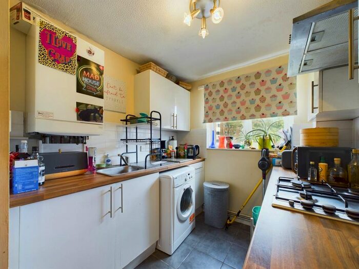 1 Bedroom Flat To Rent In Parish Gate Drive, Sidcup, Kent, DA15