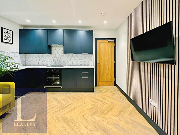 3 Bedroom Apartment To Rent In Portland Road, Hove, BN3