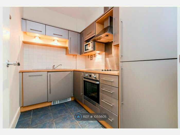 1 Bedroom Flat To Rent In South City Court, London, SE15