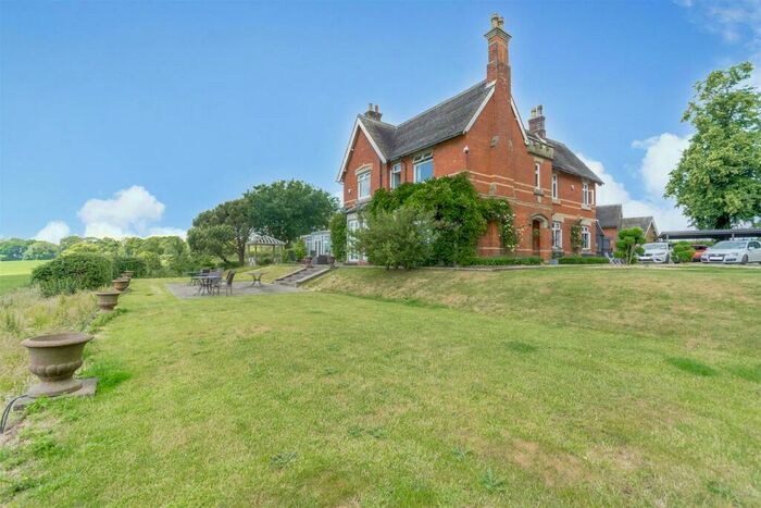 4 Bedroom Detached House For Sale In The Common, Quarndon, Derby, DE22