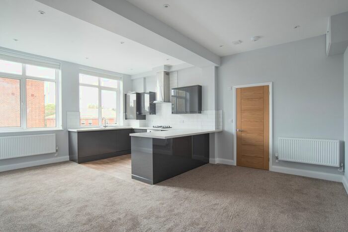 1 Bedroom Flat To Rent In Flat, Grosvenor Mansions, Queen Street, Deal, CT14