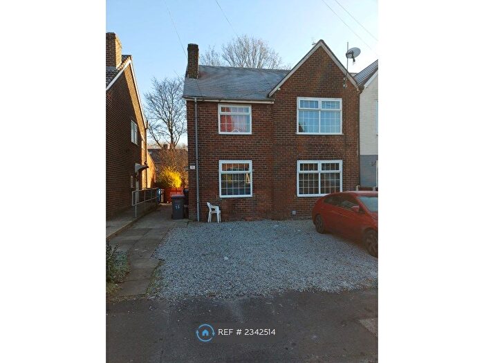 3 Bedroom Semi-Detached House To Rent In East Central Drive, Swinton, Manchester, M27
