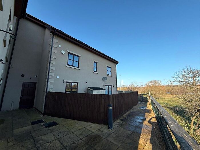 3 Bedroom Flat For Sale In Trescothick Close, Keynsham, Bristol, BS31