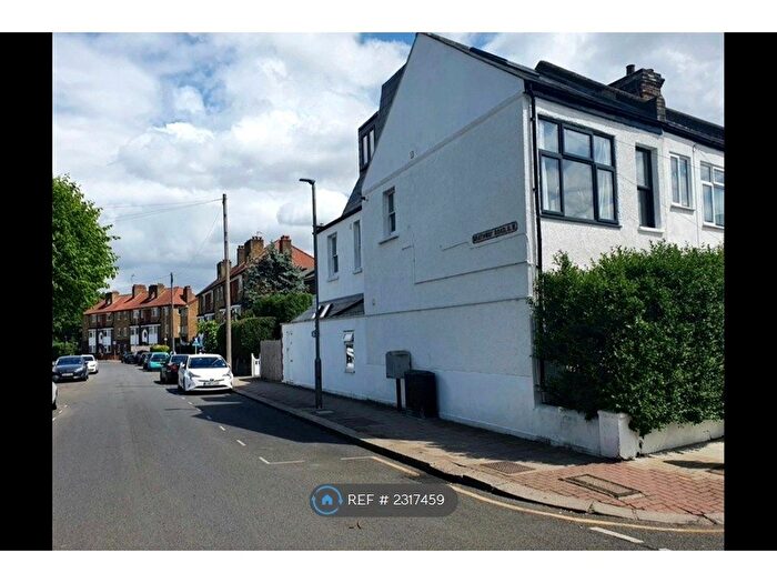 3 Bedroom Maisonette To Rent In Avening Road, London, SW18