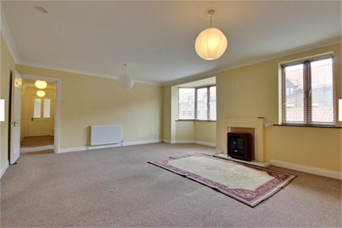 2 Bedroom Flat To Rent In Outer Trinities, HU17