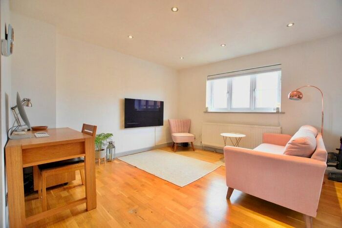 2 Bedroom Flat To Rent In Chobham Road, Stratford, E15