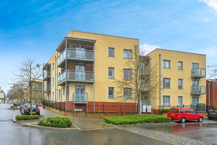2 Bedroom Flat For Sale In Phelps Road, Plymouth, Devon, PL1