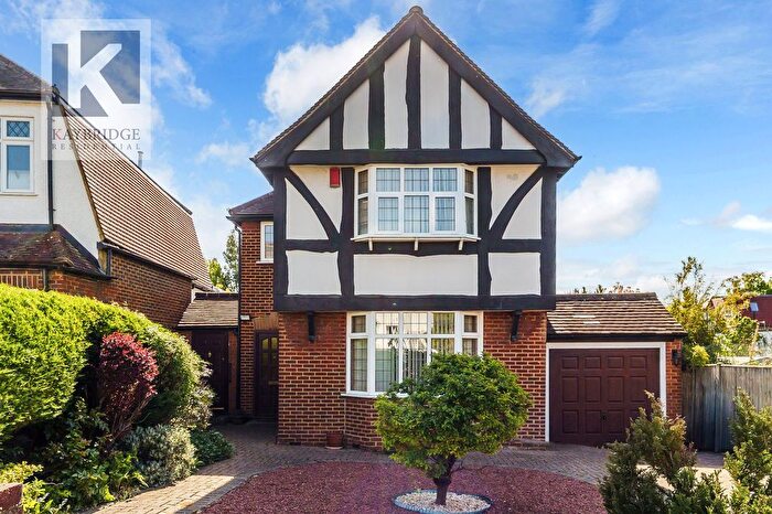 3 Bedroom Detached House For Sale In Waverley Road, Epsom, KT17