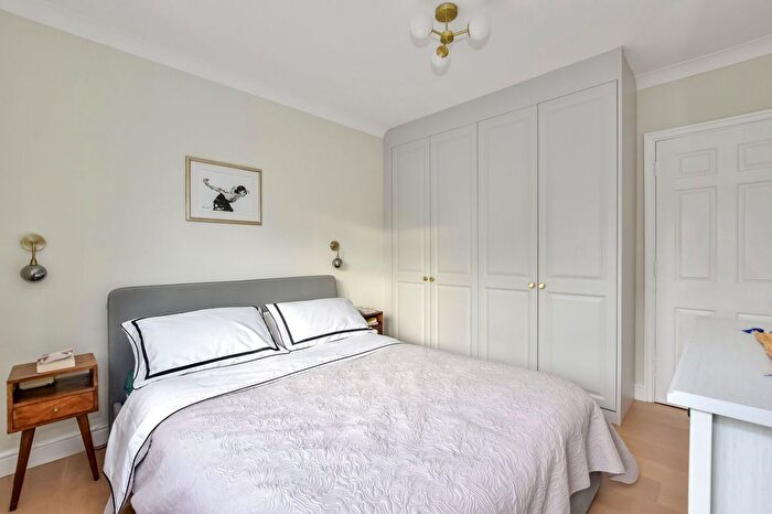 2 Bedroom Flat For Sale In Chorleywood Close, Rickmansworth, WD3