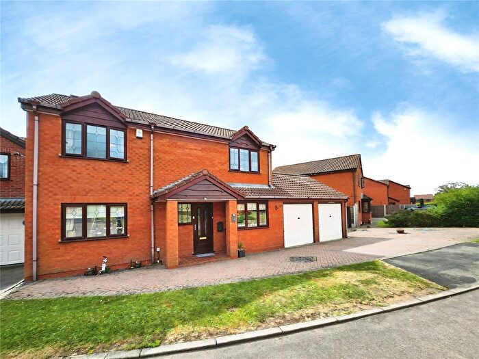 4 Bedroom Detached House For Sale In Penryn Close, Nuneaton, Warwickshire, CV11