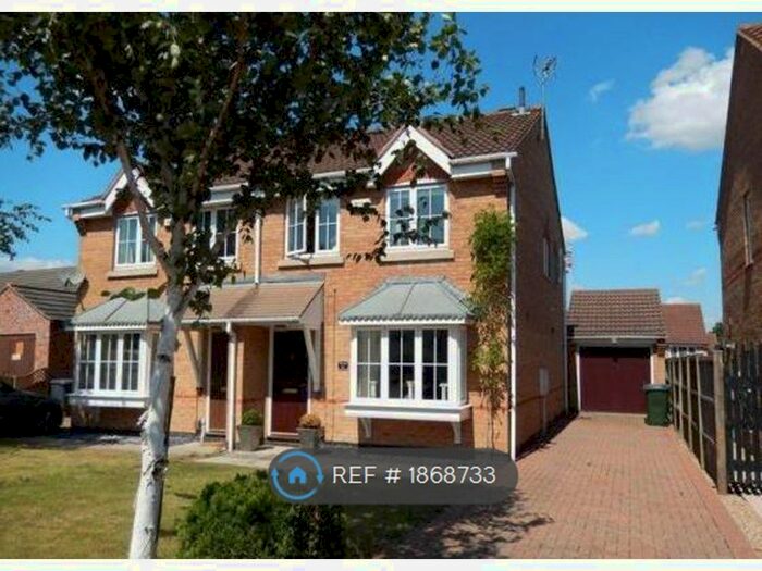 3 Bedroom Semi-Detached House To Rent In Harebell Gardens, Bingham, NG13