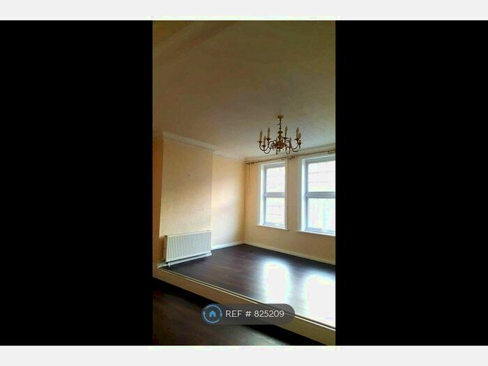 4 Bedroom Maisonette To Rent In Hamlet Court Road, Westcliff-On-Sea, SS0