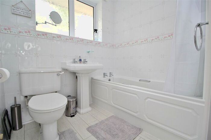 2 Bedroom Bungalow For Sale In Nepcote Lane, Findon Village, Worthing, West Sussex, BN14