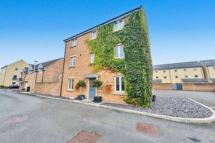 4 Bedroom Detached House For Sale In Wagtail Crescent, Portishead, BS20