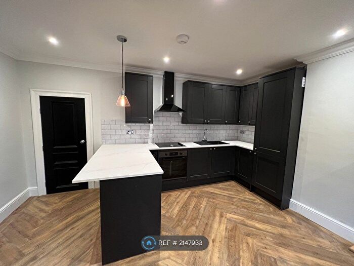 2 Bedroom Flat To Rent In Hall Gate, Doncaster, DN1