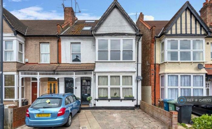 2 Bedroom Maisonette To Rent In Greenhill Road, Harrow, HA1