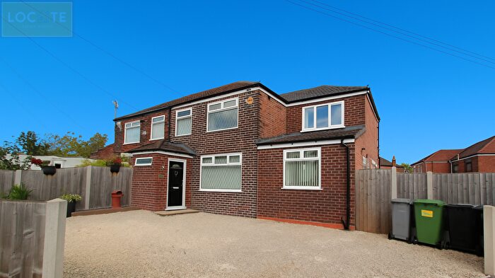 4 Bedroom Semi-Detached House For Sale In Redesmere Park, Flixton, M41