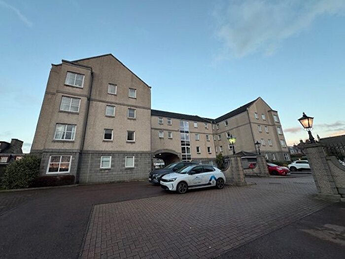 2 Bedroom Flat To Rent In Holburn Street, Holburn, Aberdeen, AB10
