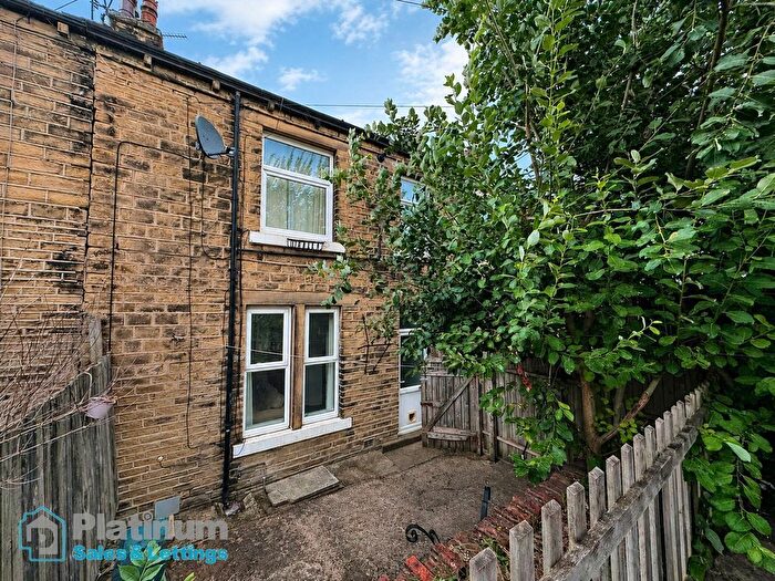 3 Bedroom Terraced House To Rent In Norwood Road, Huddersfield, HD2