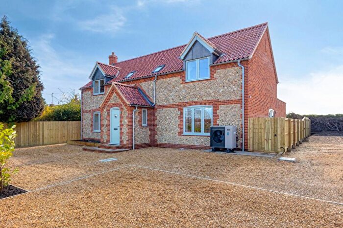 4 Bedroom Detached House For Sale In Beautifully Renovated Brick And Flint Home In Docking, PE31