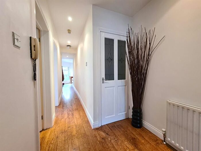 2 Bedroom Flat To Rent In Cheltenham Parade, Harrogate, HG1