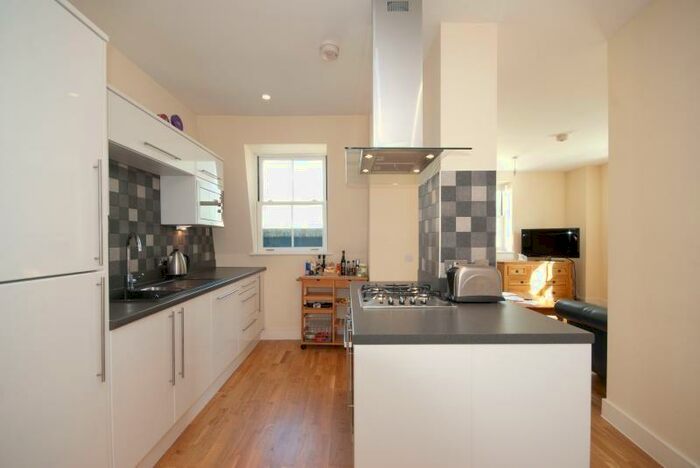 2 Bedroom Apartment To Rent In Flat, Marchant House, New Marchants Passage, Bath, BA1