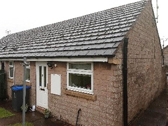 1 Bedroom Bungalow To Rent In Lane Head, SK17