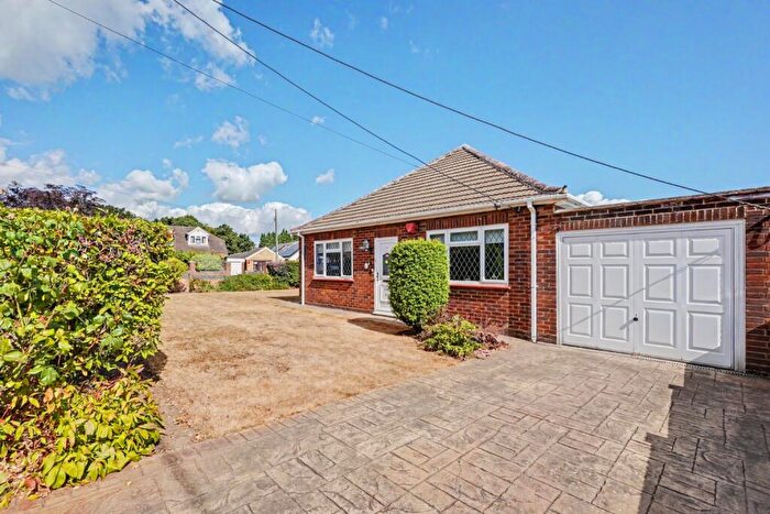 3 Bedroom Detached Bungalow For Sale In Grain Road, Wigmore, ME8