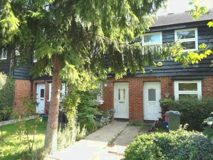 2 Bedroom Property To Rent In Moreton Avenue, Osterley, Isleworth, TW7
