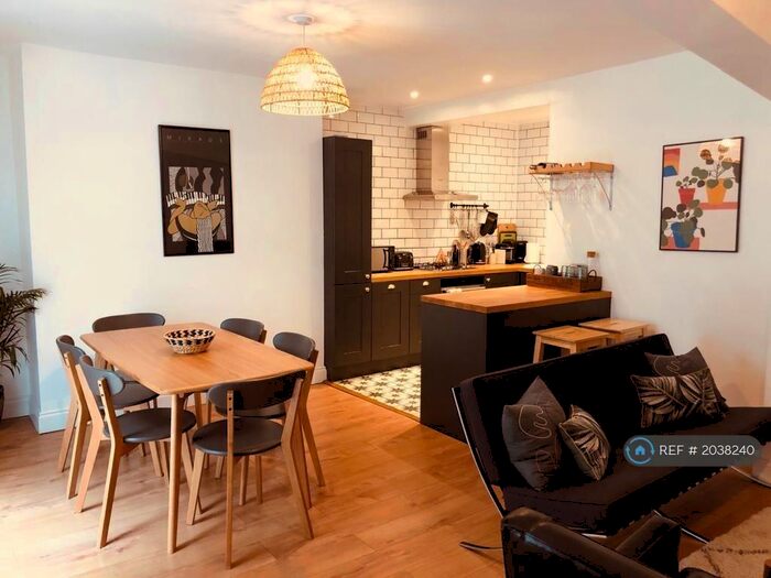 3 Bedroom Flat To Rent In St. Michaels Place, Brighton, BN1