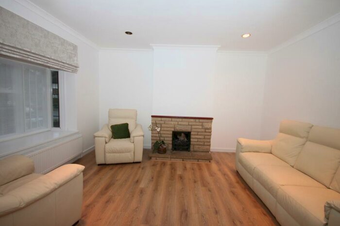 3 Bedroom Maisonette To Rent In Maurice Walk, Hampstead Garden Suburb, NW11