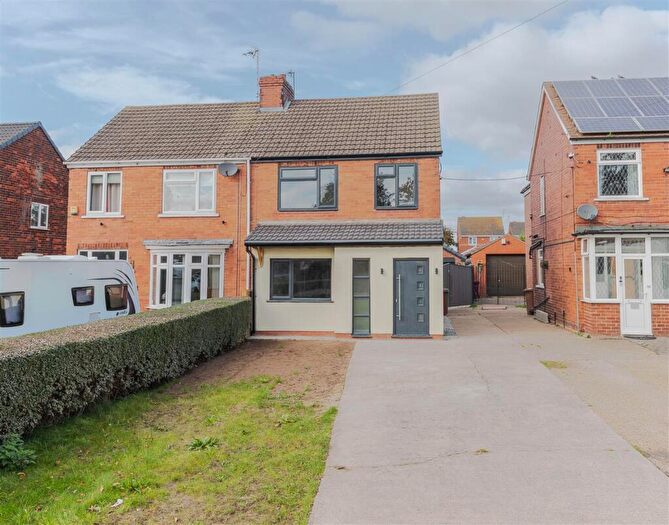 3 Bedroom Semi-Detached House For Sale In Moorwell Road, Scunthorpe, DN17