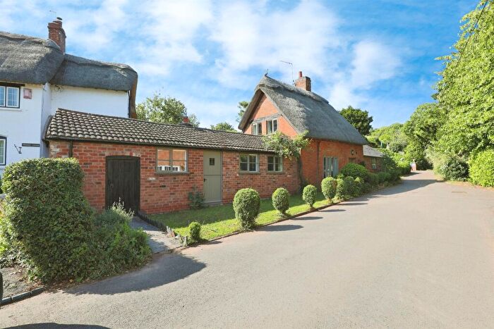 4 Bedroom Detached House For Sale In The Green, Ashorne, Warwick, CV35