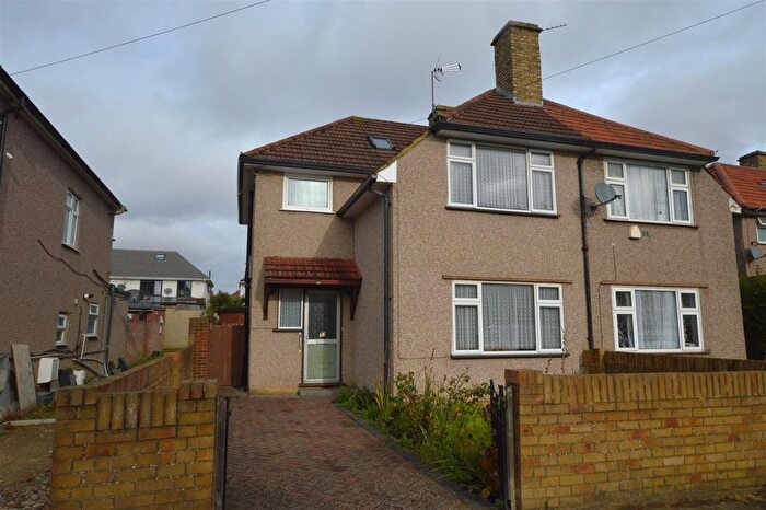 3 Bedroom Semi Detached House For Sale In Granville Avenue, Hounslow, TW3