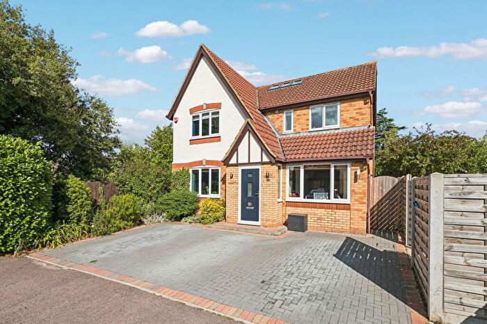 4 Bedroom Detached House For Sale In Nicholls Close, Barton-Le-Clay, MK45