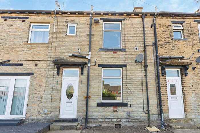 1 Bedroom Terraced House For Sale In Crystal Terrace, Bradford, BD4