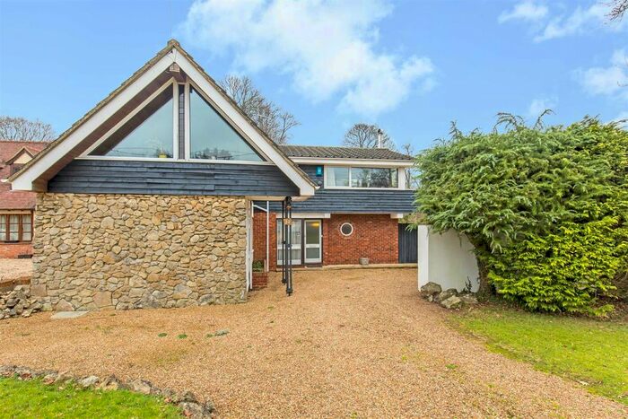 4 Bedroom Detached House For Sale In Willow Walk, Culverstone, DA13