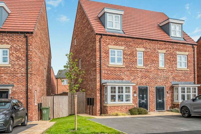 3 Bedroom Semi-Detached House To Rent In Harper Hill Gardens, Bircotes, Doncaster, Nottinghamshire, DN11