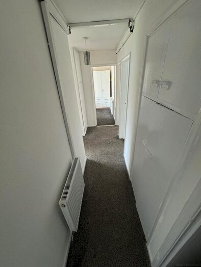 2 Bedroom Flat To Rent In Pasture Lane, Bradford, BD14