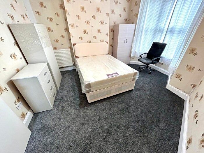 3 Bedroom End Of Terrace House To Rent In Pragel Street, London, E13