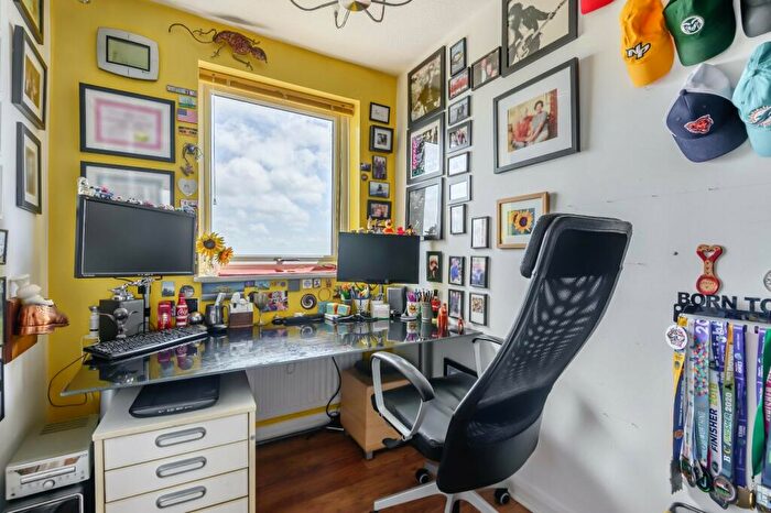 3 Bedroom End Of Terrace House For Sale In Brighton Road, Lancing, West Sussex, BN15