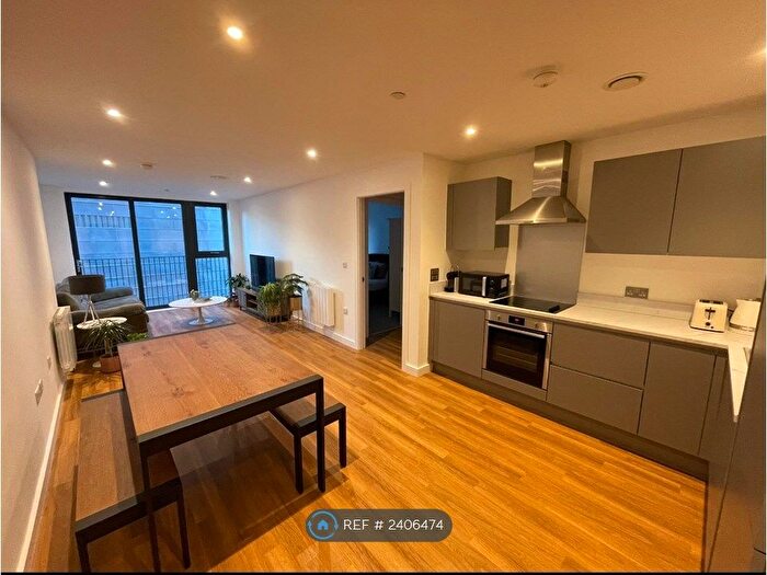 1 Bedroom Flat To Rent In Deluna House, Manchester, M4