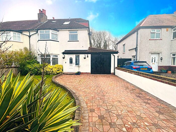 4 Bedroom Semi-Detached House For Sale In Kirklees Road, Birkdale, PR8