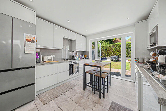 2 Bedroom Detached Bungalow For Sale In Thornbridge Crescent, Chesterfield, S40