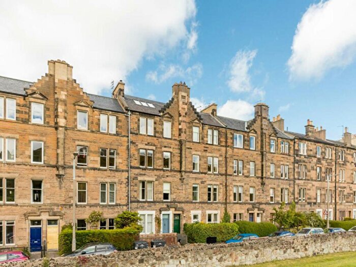 2 Bedroom Flat To Rent In Royal Park Terrace, Meadowbank, Edinburgh, EH8