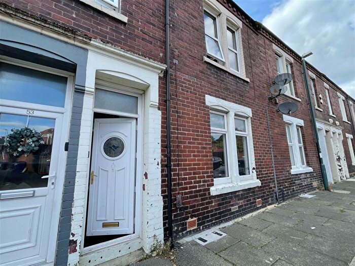 2 Bedroom Flat To Rent In Revesby Street, South Shields, NE33