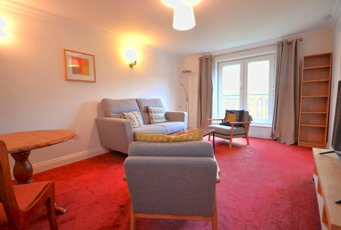 2 Bedroom Flat To Rent In Pegasus Court, Horn Lane, London, W3