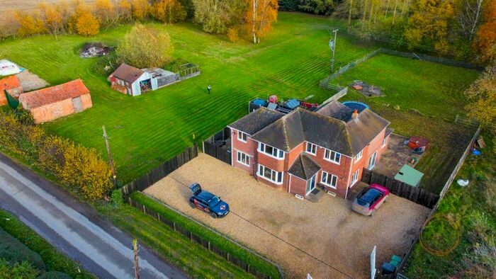 4 Bedroom Detached House For Sale In Quadring, Spalding, PE11