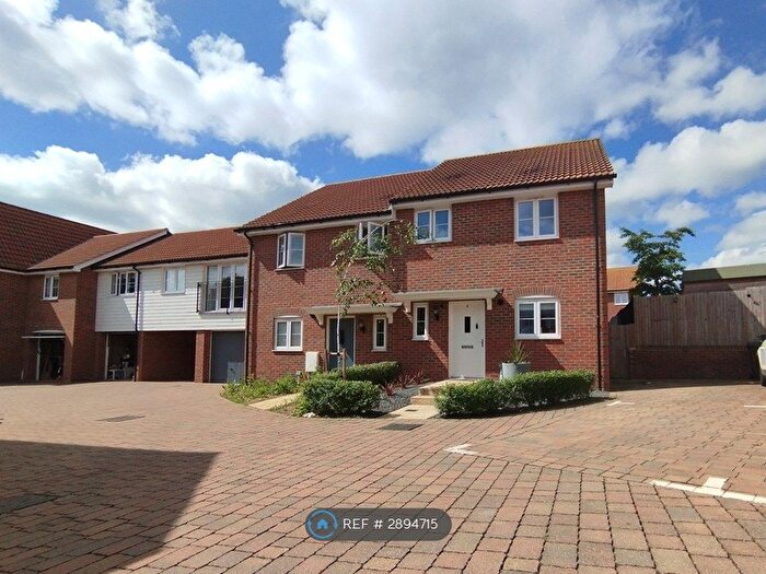 3 Bedroom Semi-detached House To Rent In Fray Close, Bishop's Stortford, CM23