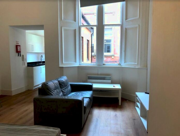 Flat To Rent In Town Hall, Bexley Square, Salford, Manchester, M3